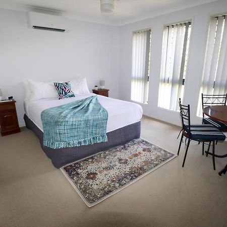 Blk Stays Guest House Deluxe Units Morayfield Exterior foto